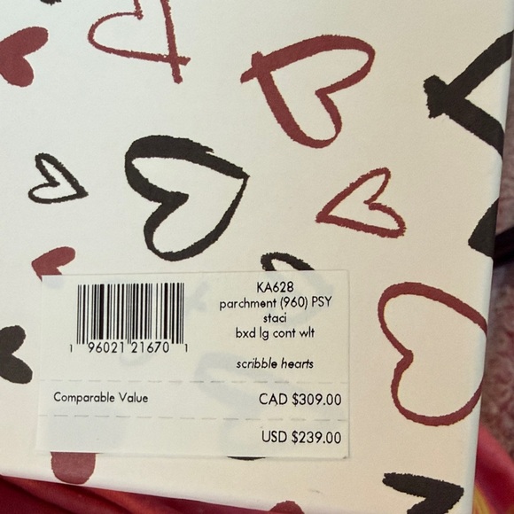 Heart Patterned White Canvas - Picture 2 of 6